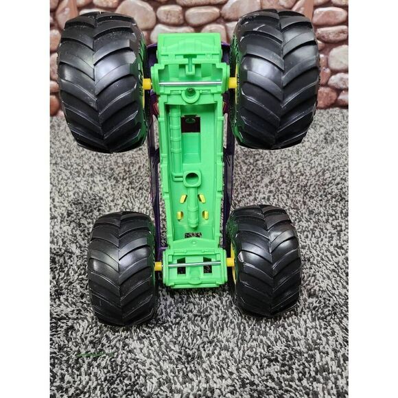Hot Wheels Monster Truck Giant Wheels Jam "Test Subject " 1:24 #A39 - Picture 6 of 11